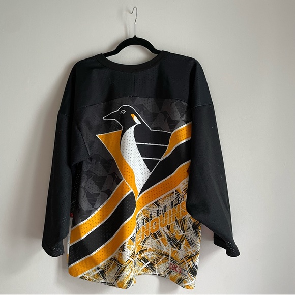 NHL Pittsburg Penguins CCM Mesh Jersey. - Picture 4 of 4
